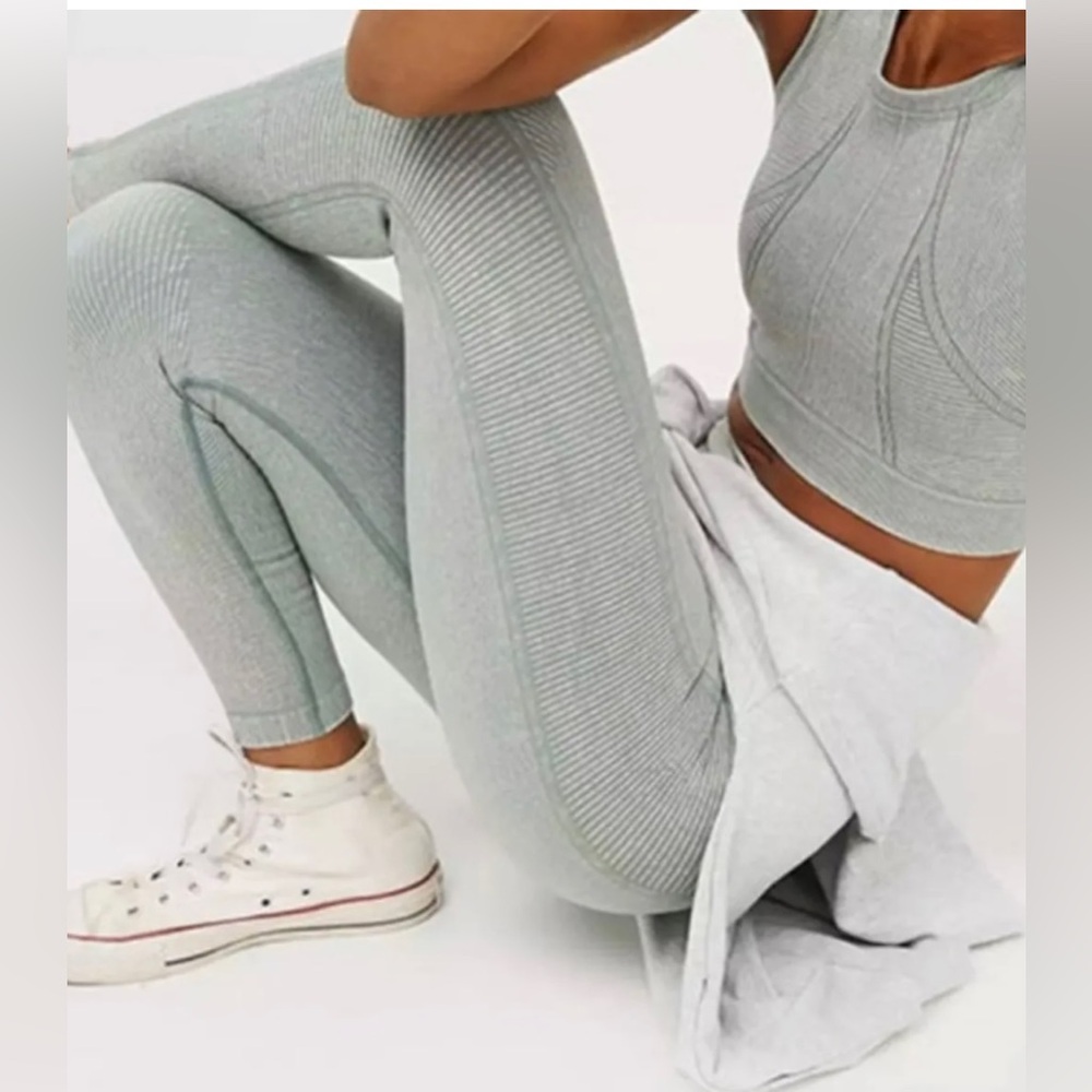 Aerie Offline Seamless Ribbed Overcast Green High Rise Cropped Leggings Small